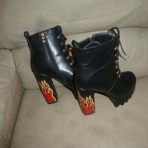 HOT- LAMODA Black Platform Ankle Boots – Flame Heel Design – EU 37